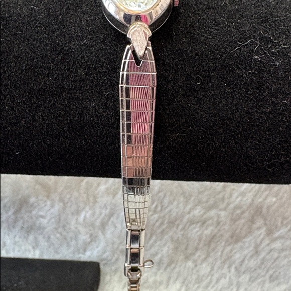 Vintage Belaforte 10k Bezel Ladies Watch - Picture 3 of 11